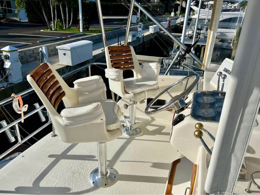 Flybridge helm